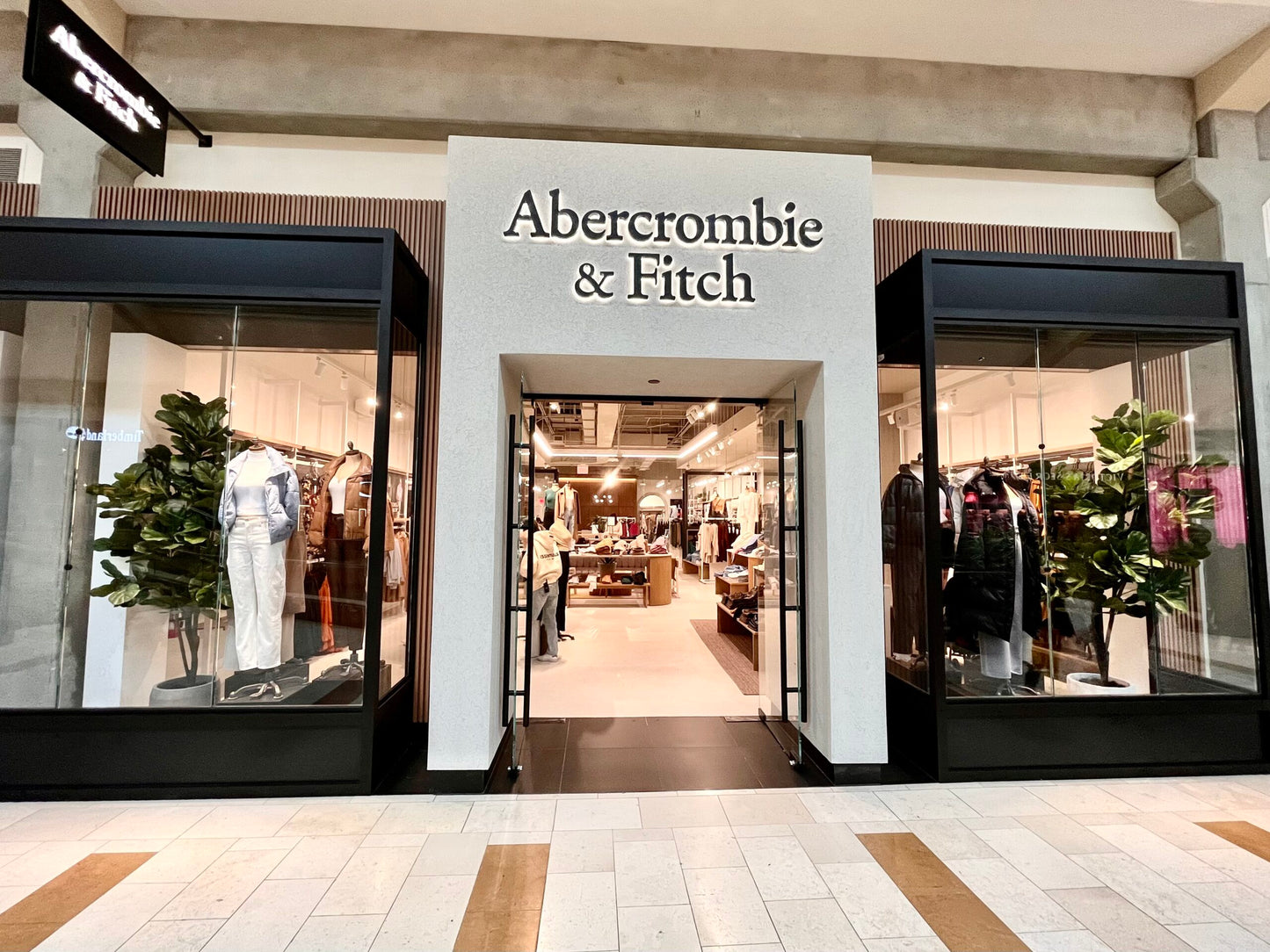 Abercrombie and Fitch 美國官網獨家團